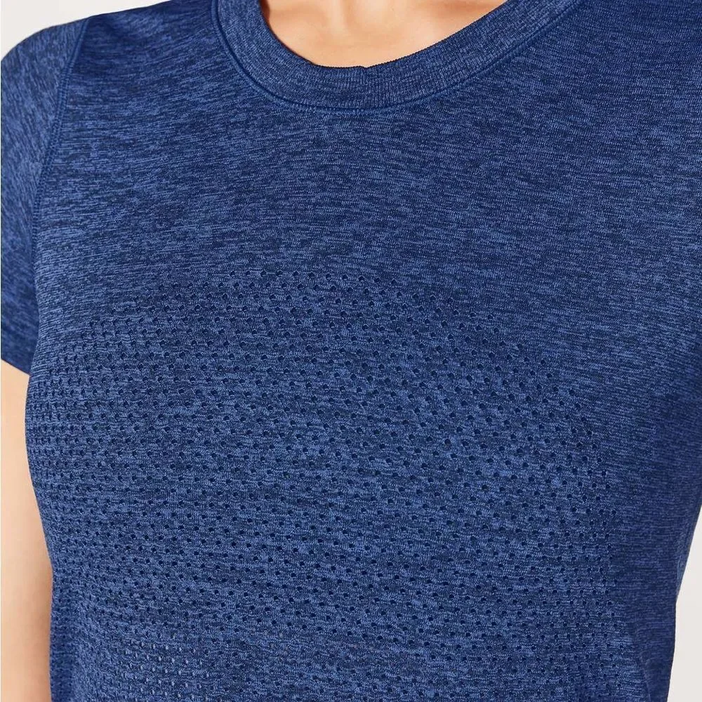 Lululemon Breeze By Short Sleeve in Blazer Blue / Black Size 4
